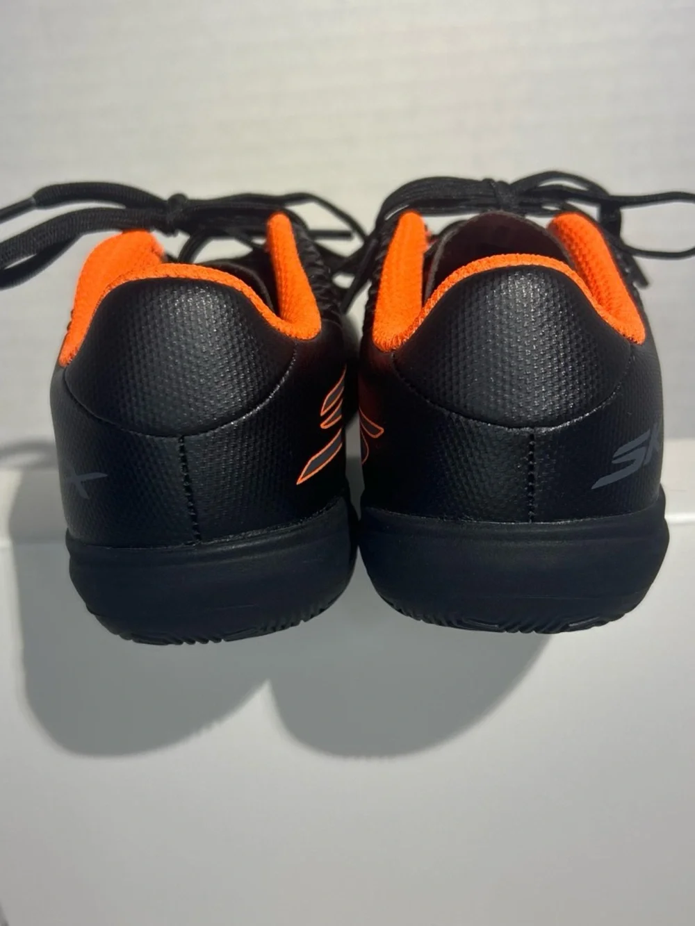 Sketchers SKX_2 Jr youth IC indoor soccer shoes size 11 NEW